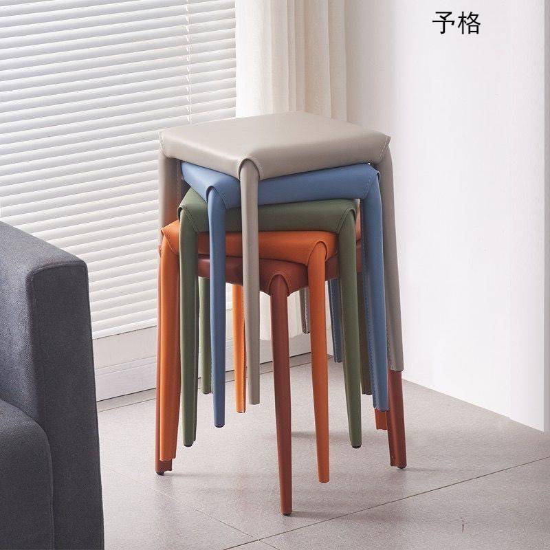 现代简约餐椅矮凳轻奢时尚家用凳子可摞叠马鞍皮餐凳网红梳妆凳子