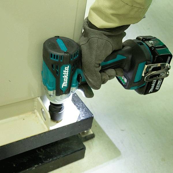 牧田makita电动冲击扳手DTW300锂电18V大扭矩工汽修轮胎拆卸工具