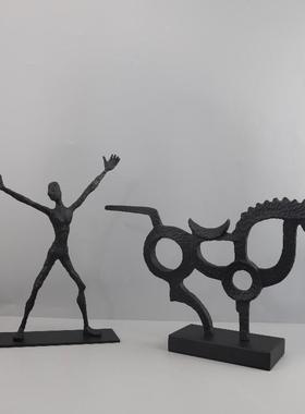 跨境欧关式创意何样铸铁人物雕塑摆件1177客厅酒柜玄板间家居几装