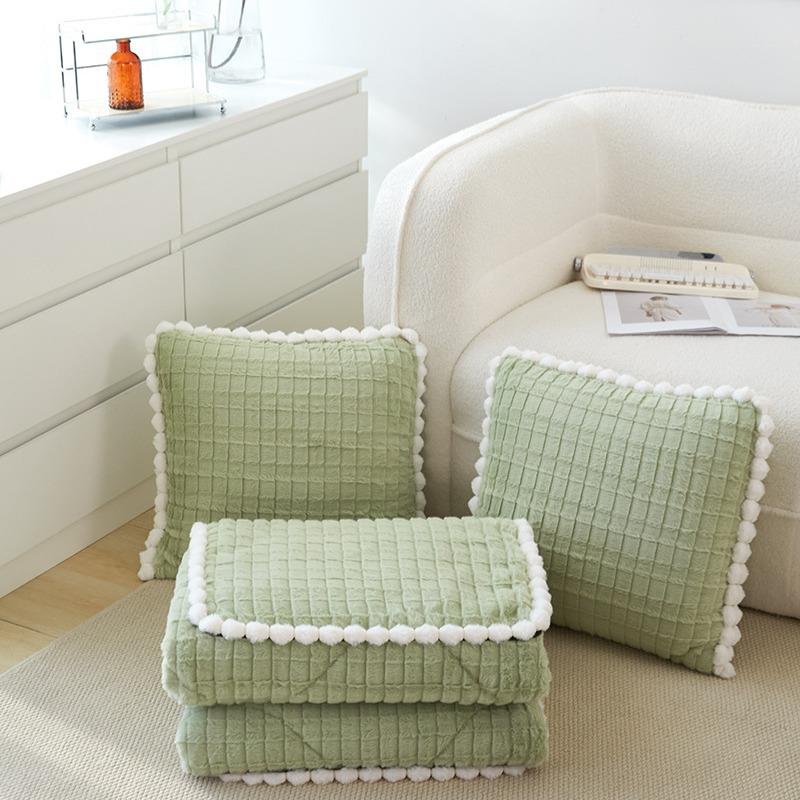 纯色双面加厚瑚珊抱枕被子两用绒汽车上办公室靠枕垫兔毛抱枕头被