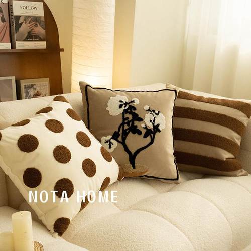 法式奶油风抱枕轻奢复古花朵靠垫波点靠枕飘窗坐垫车载方形抱枕套