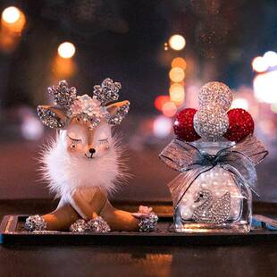 fYl汽车内饰用品摆款件228女神高挡装车载意创网红车上中控前台漂