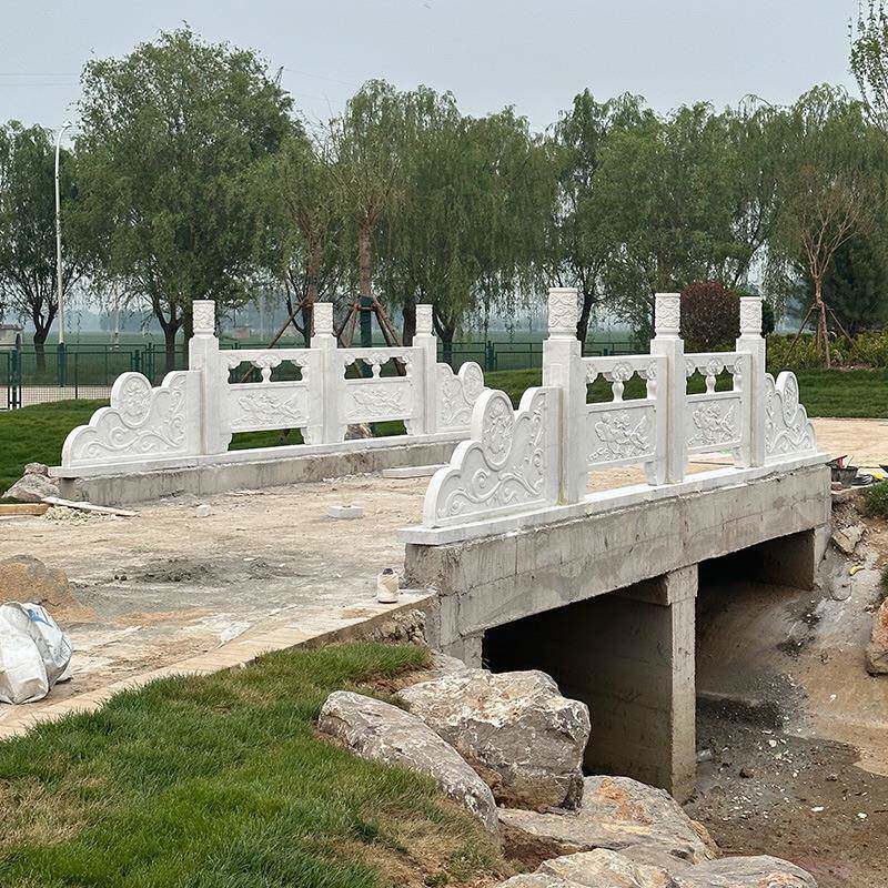 厂家定制汉白石护栏玉杆石雕栏板大花岗岩河道栏型校园广场升石栏