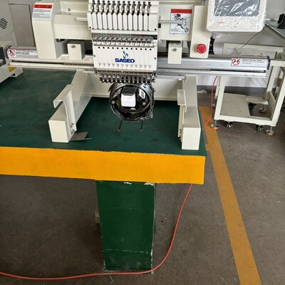 定制款家用商用全自动单头多头成衣工艺品服装电脑绣花机刺绣机器