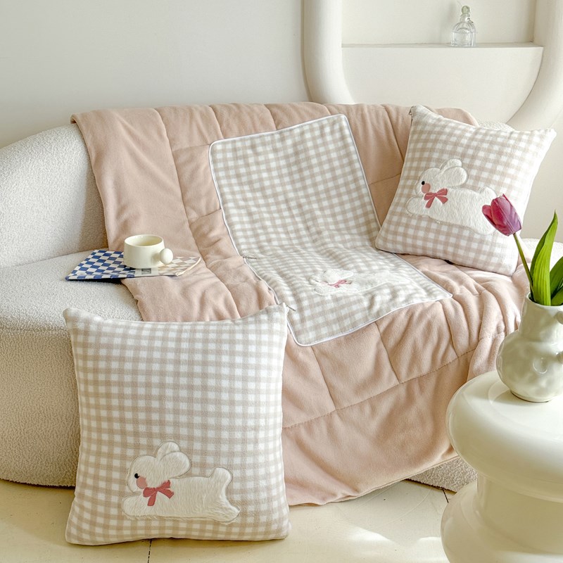 萌兔抱枕被子两用冬天加厚2024新款午睡毯子二合一车W用折叠枕头