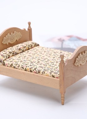 1:12娃娃屋dollhouse迷你家具卧室微场景模型欧式木质布艺双人床