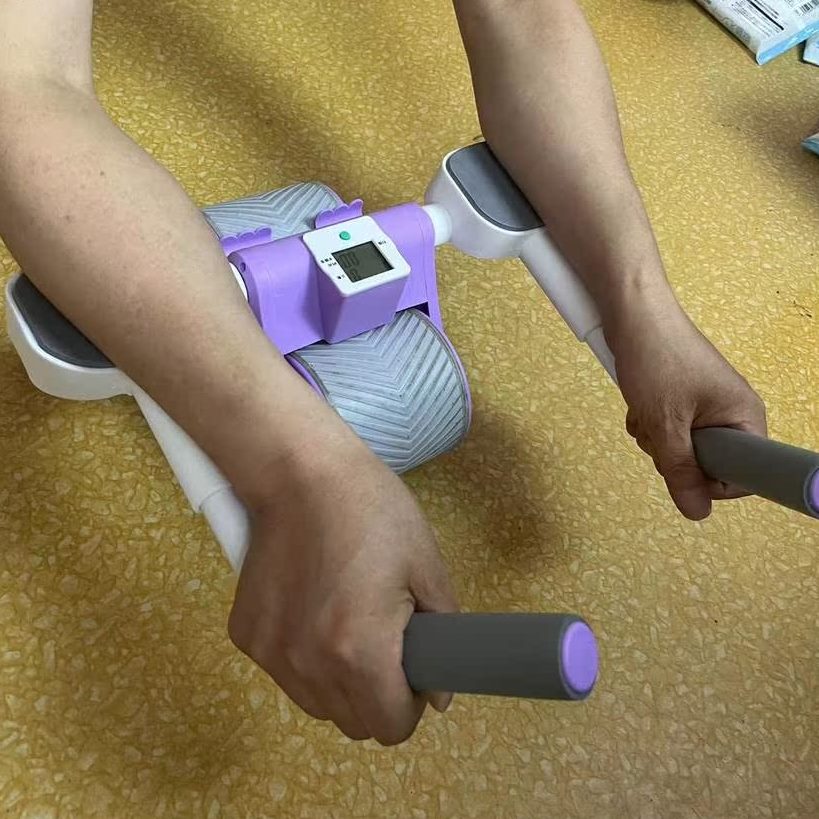 全安回卷腹肌通用家腹）自动肘转用（收腹滚轮健身器