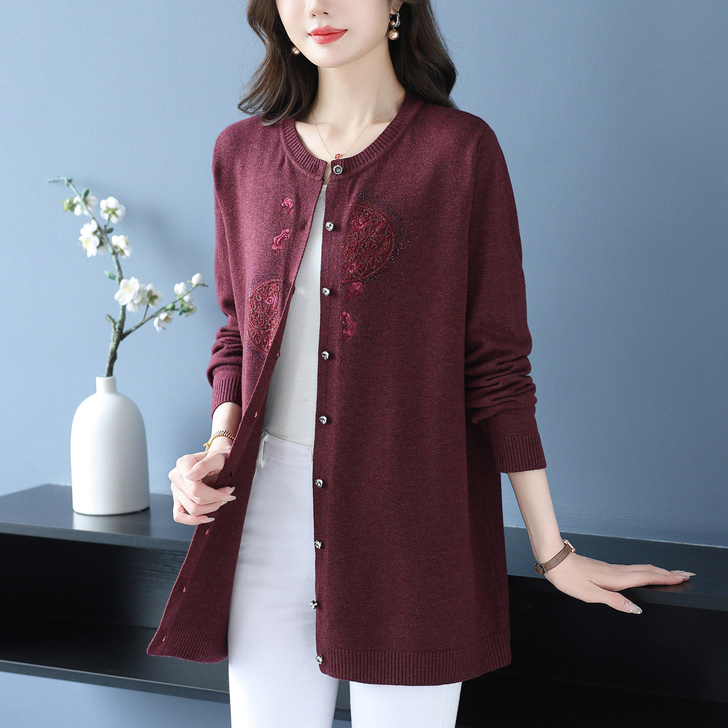 中老年妈妈春秋装薄款针织开衫女宽松大码洋气上衣外搭中长款外套