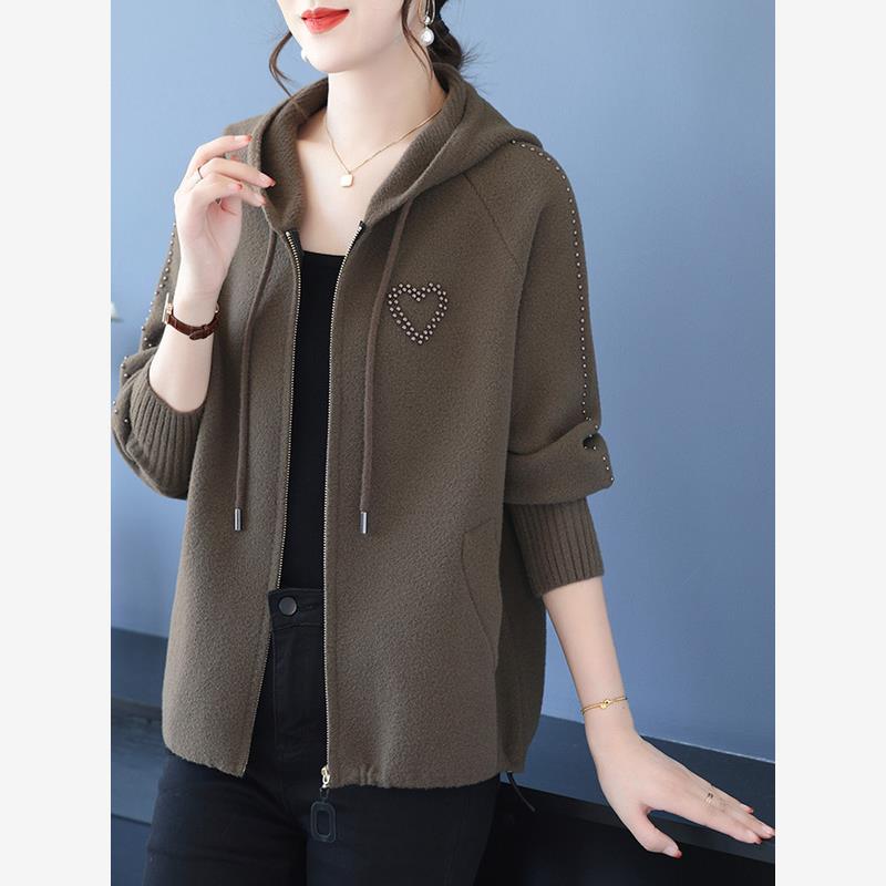 妈妈短款双面绒外套女秋冬新款休闲拉炼毛呢连帽大码开衫洋气上衣