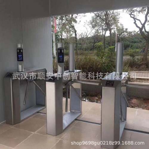 动态人脸识别设备智能门禁系统人行通道闸机圆柱人脸识别门禁机