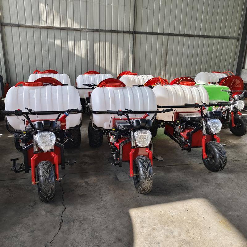 三轮乘坐式打药机果园风送打药机柴油大马力扇形悬挂式打药机