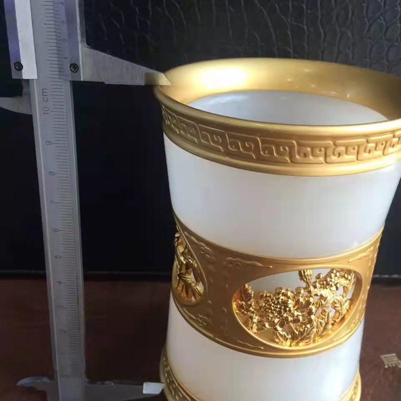 阿富汗白玉笔筒