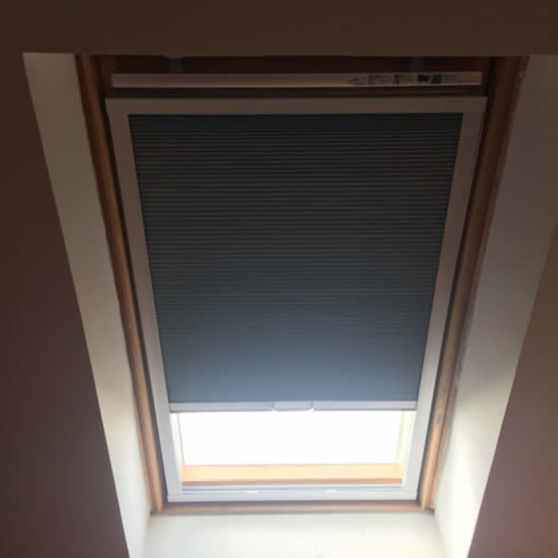 阁楼天窗全遮光窗帘蜂巢蜂窝斜屋顶面伸J缩遮阳帘带边框窗卷帘定