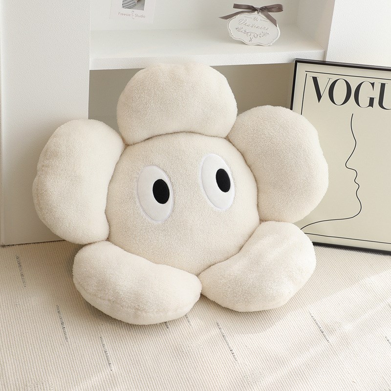 网红北欧a花朵抱枕大眼花瓣家居沙发靠垫午睡趴枕车载靠背座椅腰