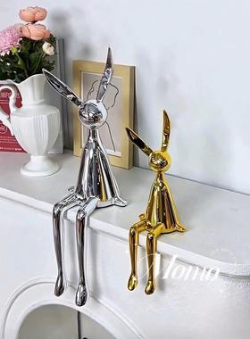 轻奢高级感电镀坐姿兔子摆件酒柜电视柜玄关壁龛开放格装饰品