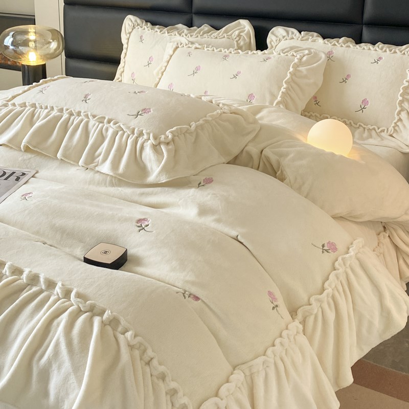 冬季A类花e边牛奶绒床上四件套珊瑚法兰绒面刺绣保暖加厚被套床单