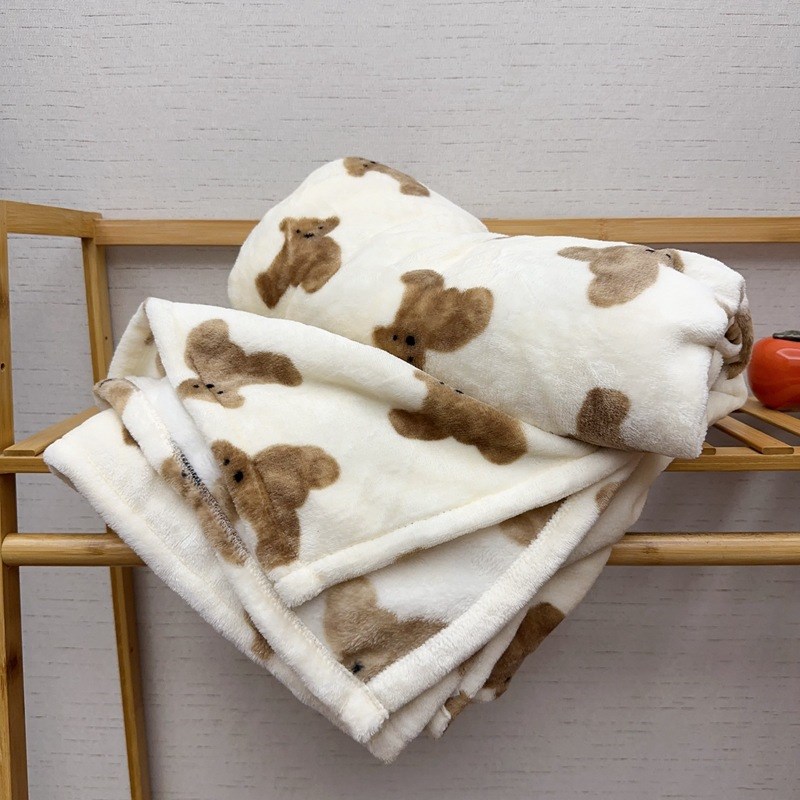 【布偶熊a】法兰绒毯可爱卡通休闲午睡沙发毛毯办公室宿空调盖毯
