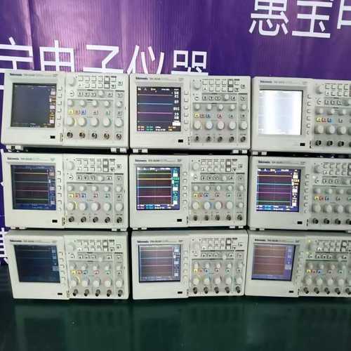 TDS2024B 彩色数字示波器 200MHz 四通道 2 GS/s 的实时取样速率