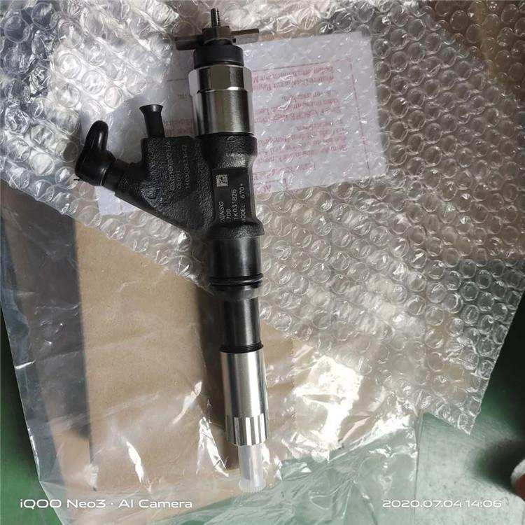 挖掘机pc650-8喷油器6261-11-3010发动机燃油泵柴油泵