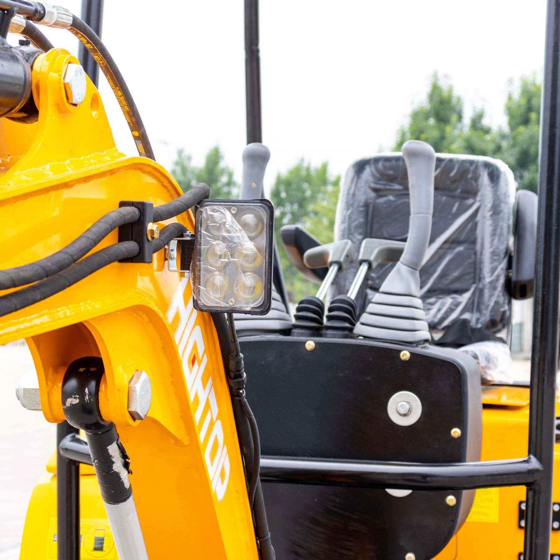 北方工厂小型挖机厂家 1300kg果园挖机出口新西兰迷你excavator