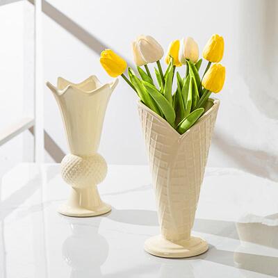 奶油风奢创意花边陶瓷花瓶高轻级感厅摆装件0226客餐桌饰花器