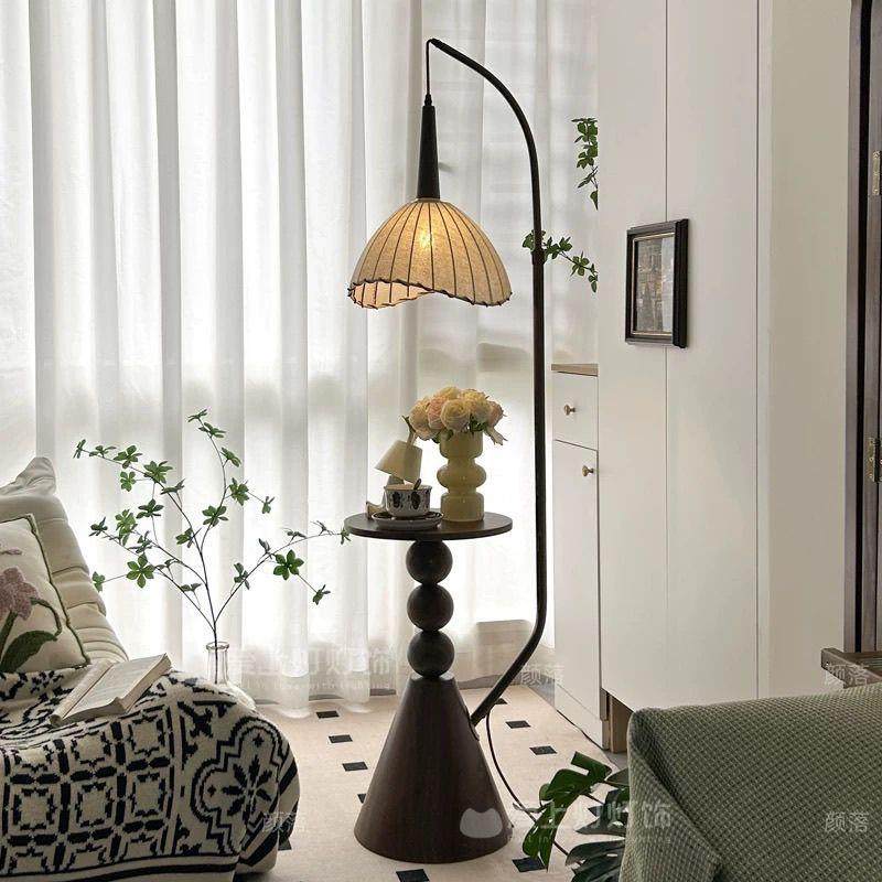 中古风落地灯客厅2025新款美式复古沙发旁边法式置物架床头柜台灯
