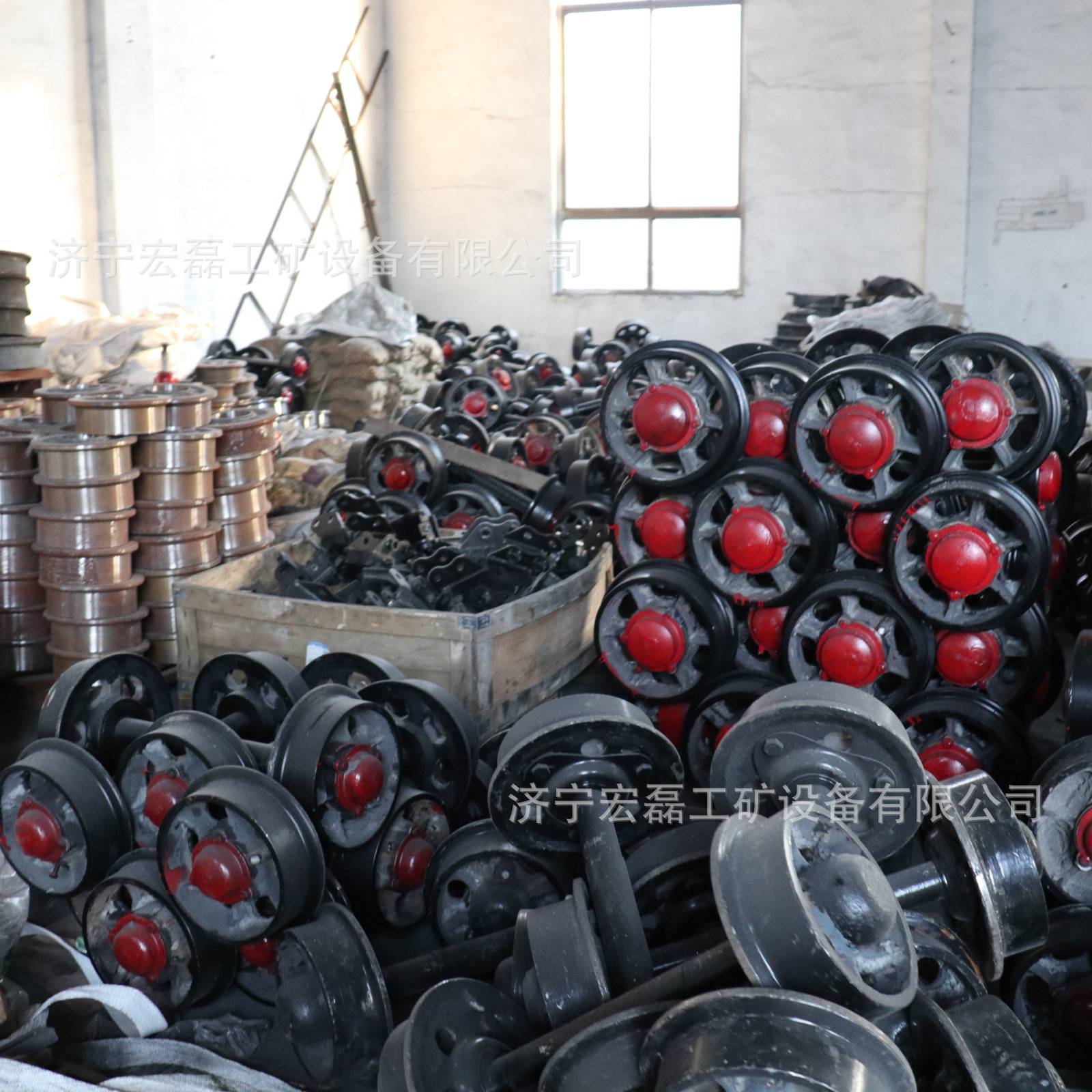 铁路矿车轮对900轨距铸钢火车轮对防尘钢轨轮铸铁轨道导向轮子