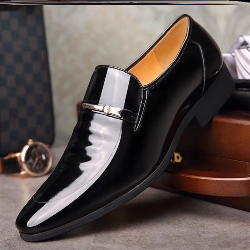 春季套脚无鞋带新郎皮鞋棕色尖头漆皮男鞋春天不用系带亮皮结婚鞋