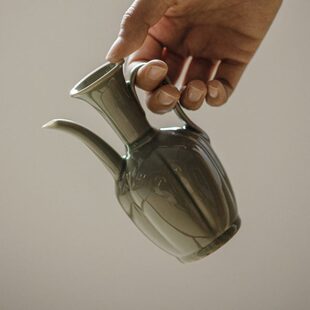 耀州窑青瓷莲花纯手工仿宋雕刻陶瓷梅子青酒壶执壶分酒器手执壶酒