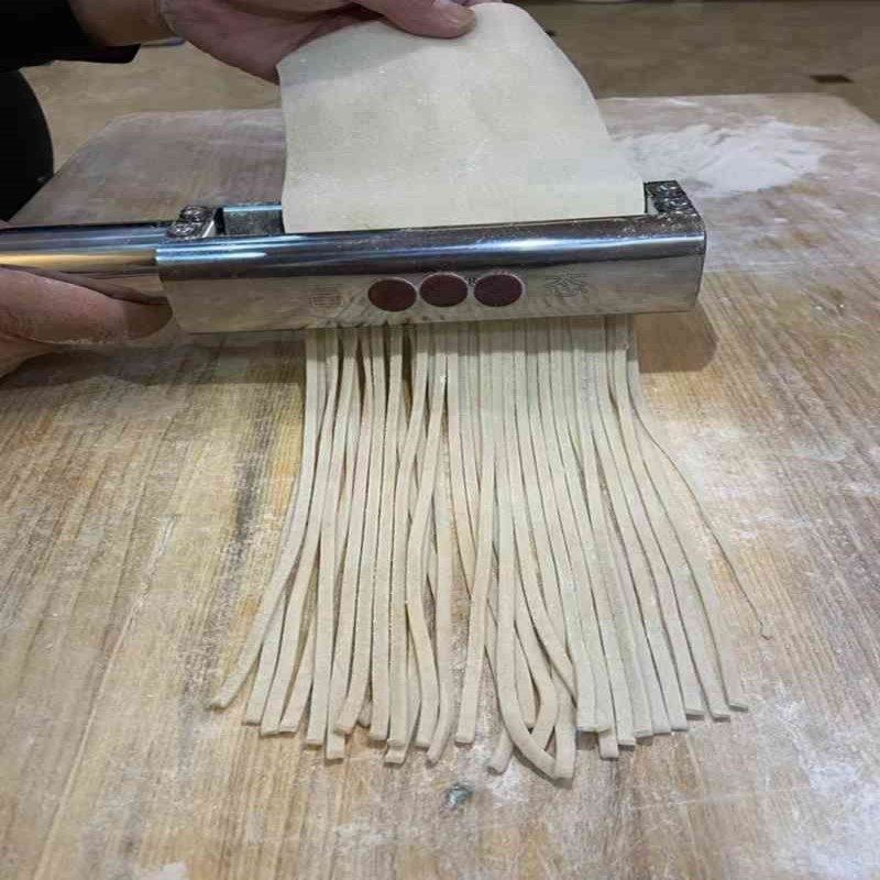 送父母手擀面机压面条机家用手持A自动压面机家庭版电动老人压面