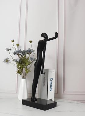 现代意金件属线条人物摆办公桌室书房客TCM厅面电视柜雕塑创装饰