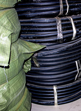 黑色PE热熔焊接水管材1.6Mpa自来水农田灌溉水管直管加厚工程专用