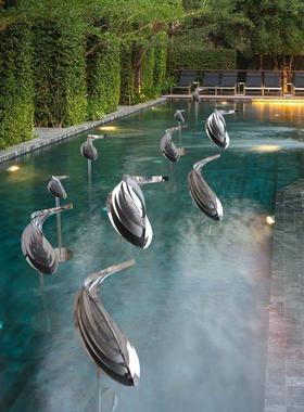 金属不锈钢镜面水景小鱼镂空抽象景观鱼群雕塑庭院动物艺术品摆件