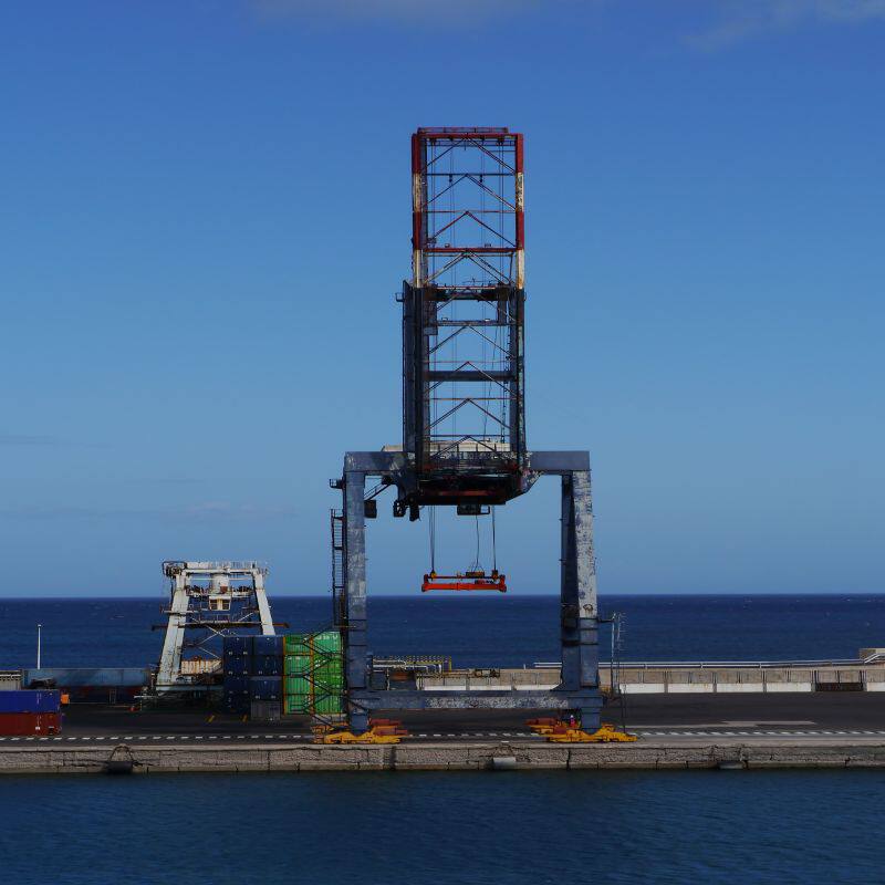厚浆型防腐蚀涂料涂层消防水池、海洋设施。厚浆型防腐蚀涂料