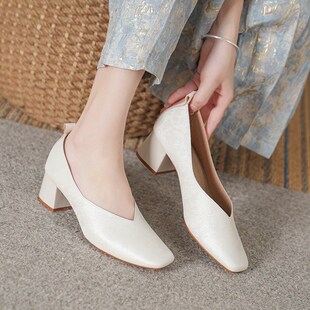 高跟鞋粗跟百搭浅口法式单鞋女20A24新款妈妈奶奶鞋33 34小码女鞋