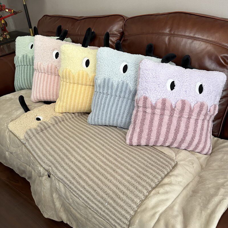 秋冬可爱午睡抱枕被子加厚靠枕毯二合一办公居家车载抱枕空调被