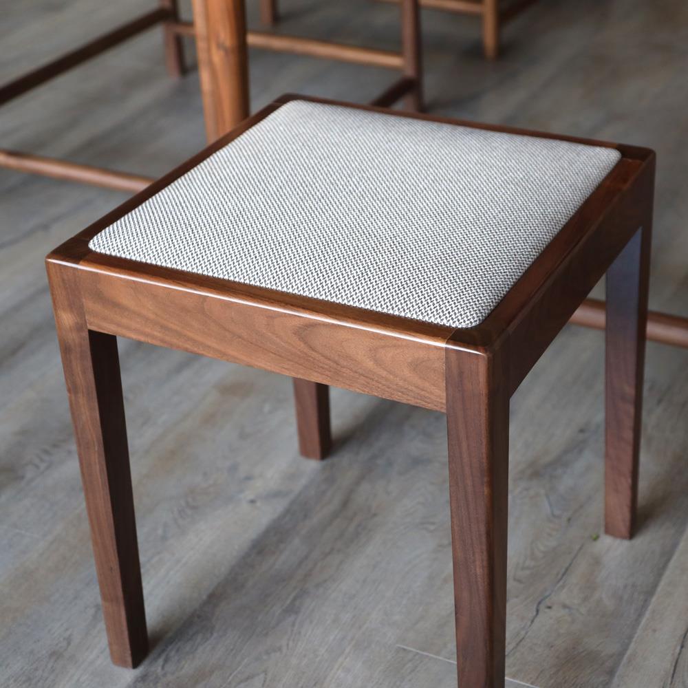 黑胡桃木方凳简约现代化妆椅黑胡桃实木卧室梳妆台凳子家用坐凳