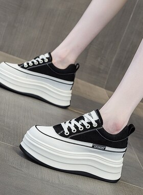 小白鞋女秋冬加绒2024新款松糕厚底超火板鞋8cm厚底内增高女鞋子