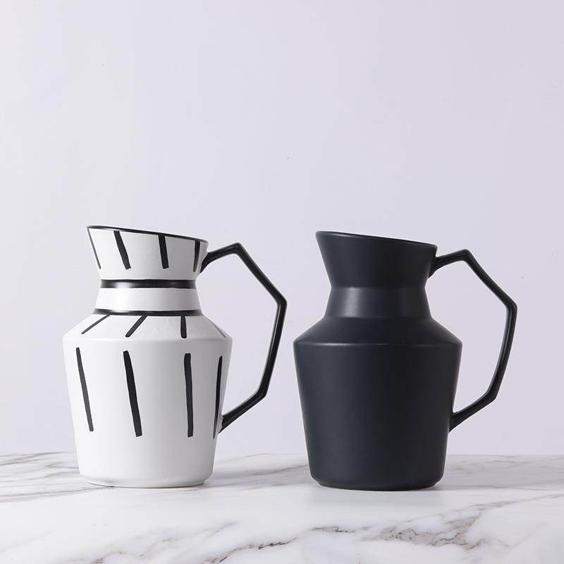 黑纹白条陶瓷花瓶间花器摆件把UEB手水壶奶壶造型家居样饰板装品