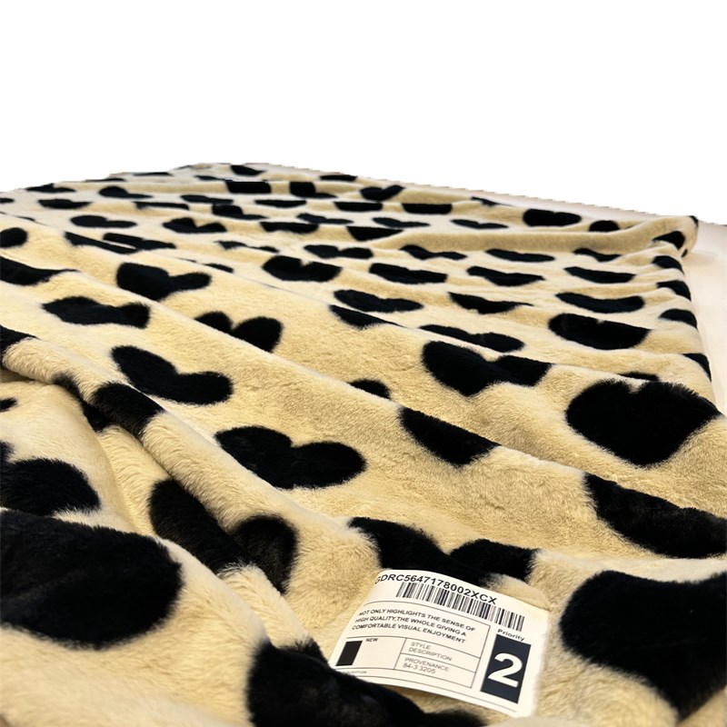 秋冬加厚兔兔绒毛毯黑色爱心泰迪绒毛毯午休毯盖毯毯子卧室沙发