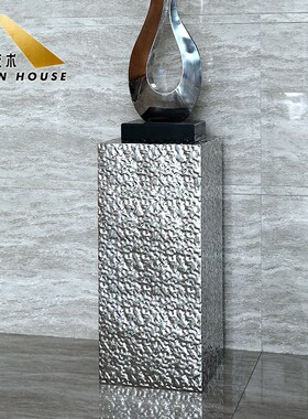 银色不锈钢雕塑底座定制售楼部走道墩子水波纹金属U落地基座展示