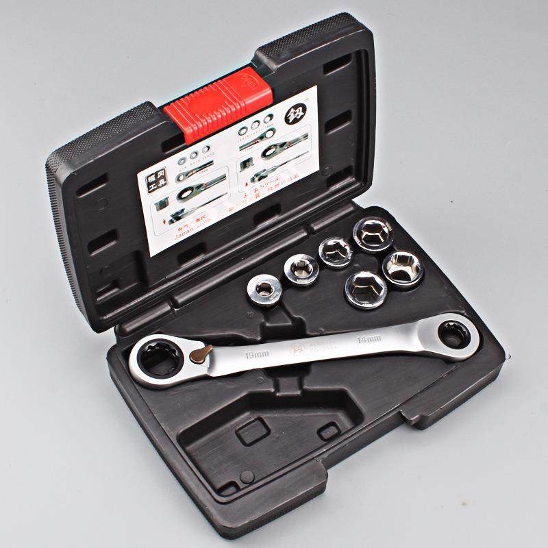 福冈双向可逆棘轮扳手套筒组套双梅花两用家用汽车维修工具FO3144