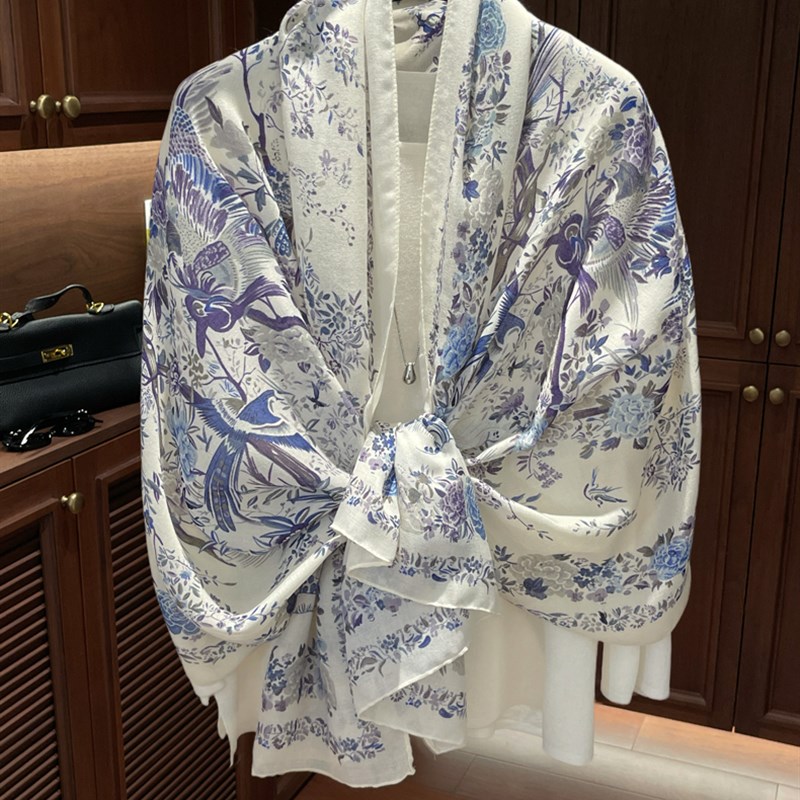 新款春夏季c薄款丝巾女百搭民族风围巾披肩两用旅游防晒遮阳沙滩