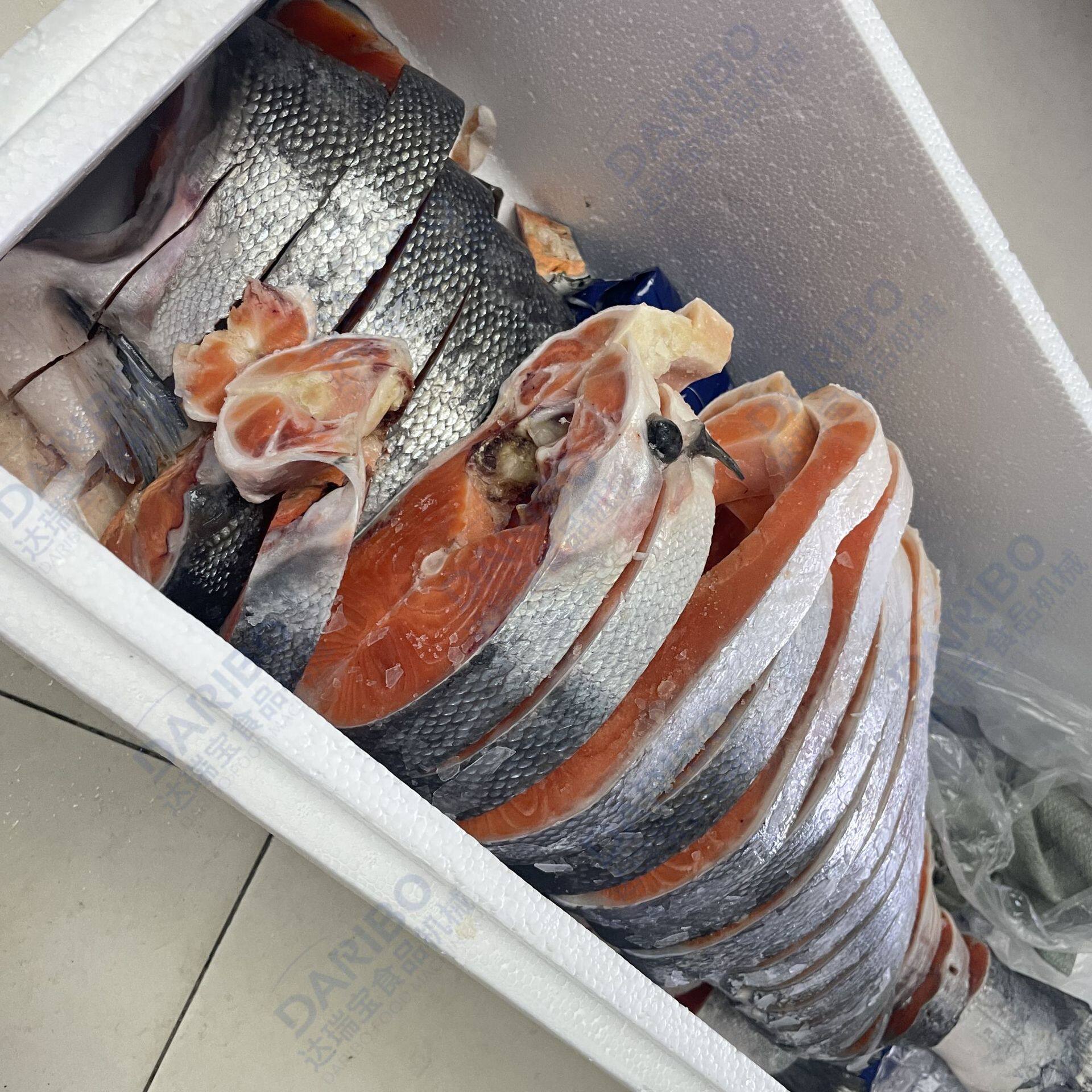 W冻新鲜三文鱼切片砍排机海鲜大型砍排切割设备海鲜食品加工切片