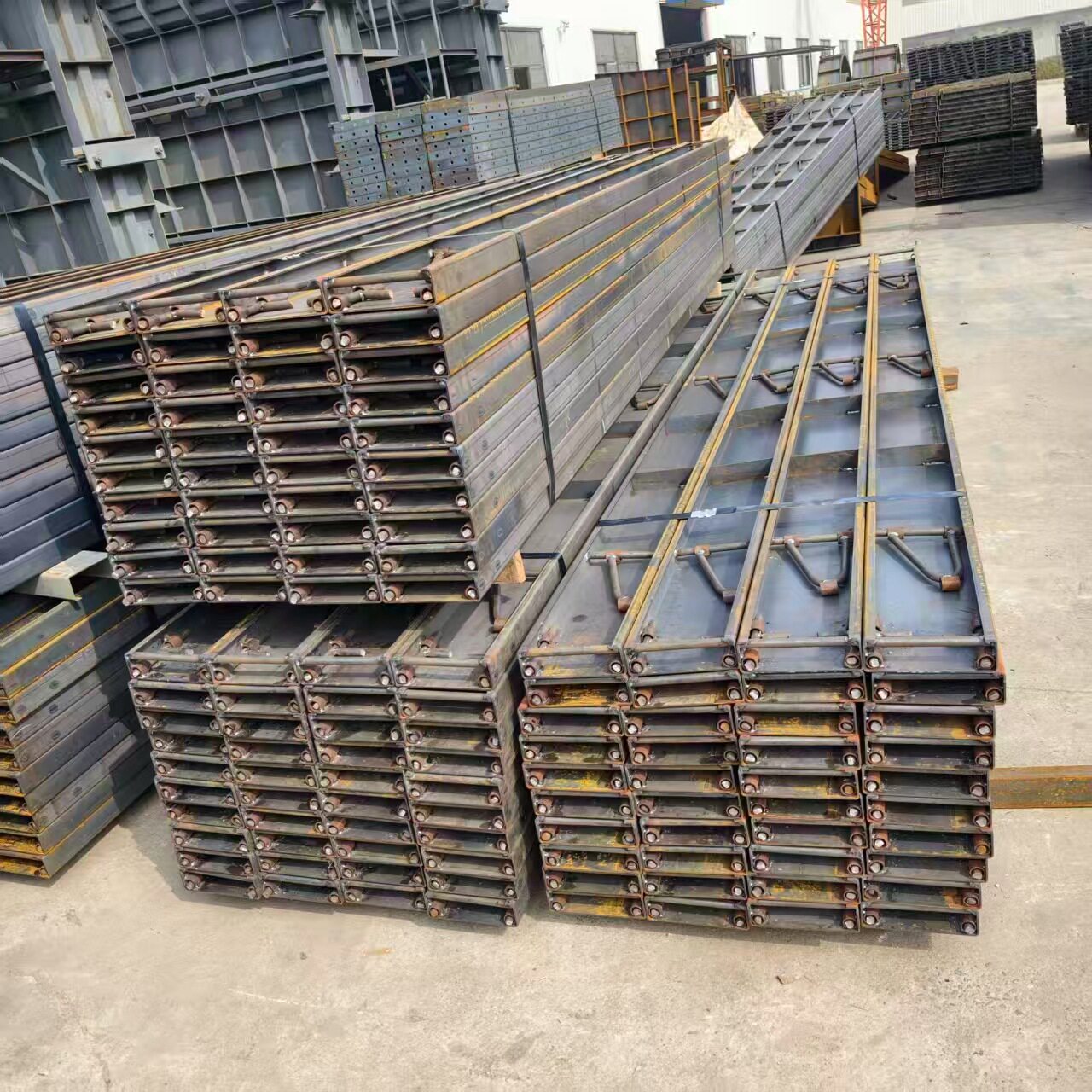 路沿板钢模板公路路沿板模具混凝土现浇路沿板模具公路道牙钢模板
