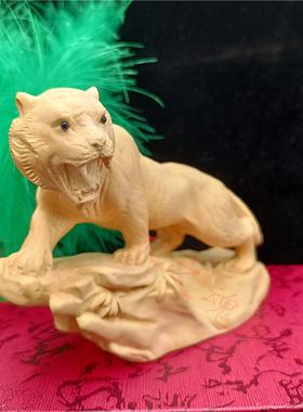 来黄杨木雕刻居上山虎男士汽摆件生肖虎手把件UDG八方财家车装饰