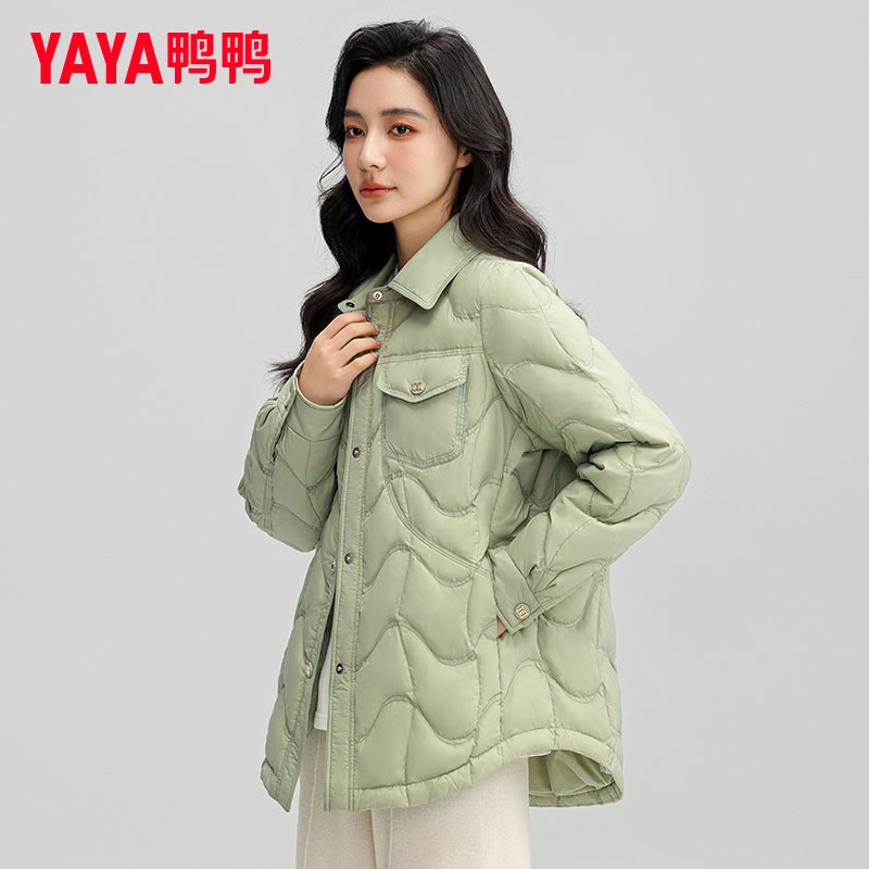 鸭鸭90绒小香风女短款羽绒服图片