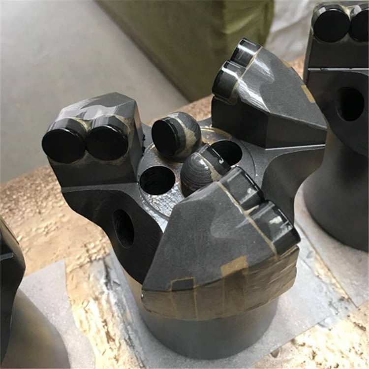三翼金刚石钻头矿用探水烧结体三翼金刚石钻头工程用复合片钻头