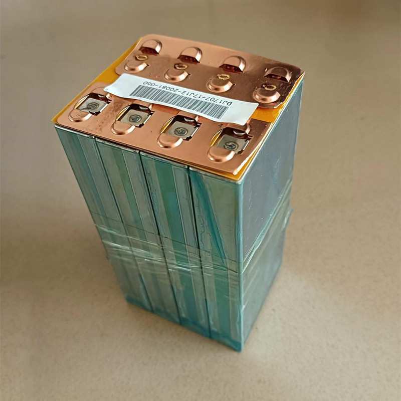 国轩大单体铝壳磷酸铁锂电池30Ah50Ah电芯太阳能储能路灯电池25安