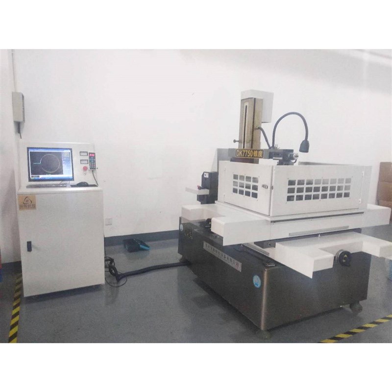 厂家专业销售电火花CNC穿孔机适用任J何可导电性材质的细孔加工